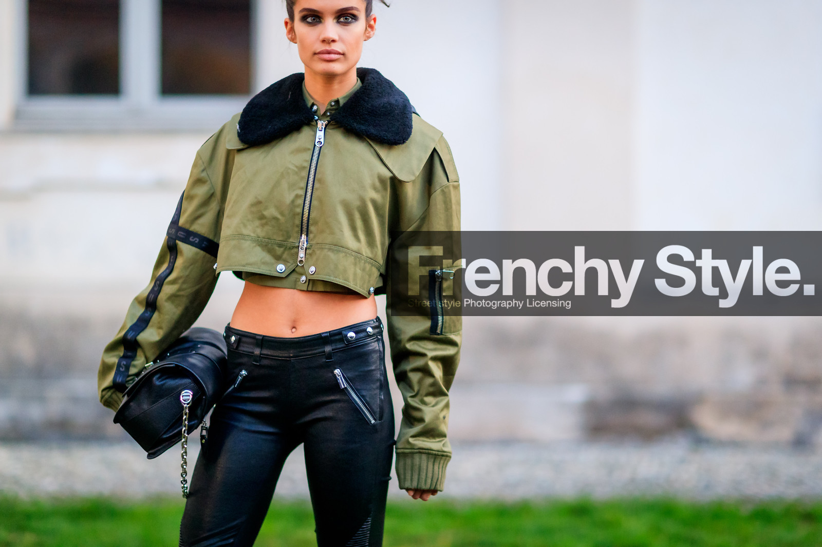 atmosphere details, AUTUMN WINTER 2017-2018, AW 17-18, black bag, black fur, black pants, bun, detail, eyeliner, eyeshadow, FALL WINTER 2017-2018, fashion week, frenchystyle, fur collar, FW, FW 17-18, green jacket, horizontal, jonathan paciullo, leather bag, leather pants, MFW, MILAN, model, Sara Sampaio, street style, trousers
