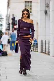 Patricia Manfield, purple, boots, full look, handbag, knits, skirt, knitted top, top, sunglasses, fashion week, frenchystyle, FW, jonathan paciullo, street style, SPRING SUMMER 2022, SS 22, LFW, LONDON, vertical, full length