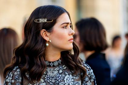 black dress, christian dior, earrings, embroidered dress, floral, flowers, graphic dress, hair clip, lace dress, pearls, printed dress, fashion week, frenchystyle, FW, jonathan paciullo, street style, PFW, PARIS, AUTUMN WINTER 2019-2020, AW 19-20, FALL WINTER 2019-2020, FW 19-20, horizontal, atmosphere details, detail