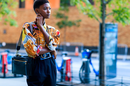 atmosphere details, black bag, black belt, detail, fashion week, frenchystyle, FW, high waist, horizontal, jonathan paciullo, leather bag, leather belt, Mame Thiane Camara, model, multicolor shirt, NEW YORK, NYFW, printed shirt, SPRING SUMMER 2018, SS 18, street style, trousers