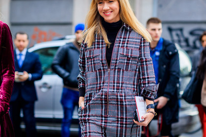 atmosphere details, AUTUMN WINTER 2017-2018, AW 17-18, black sweater, check jumpsuit, detail, FALL WINTER 2017-2018, fashion week, frenchystyle, FW, FW 17-18, graphic jumpsuit, horizontal, jonathan paciullo, lisa aiken, MFW, MILAN, plaid, printed jumpsuit, street style