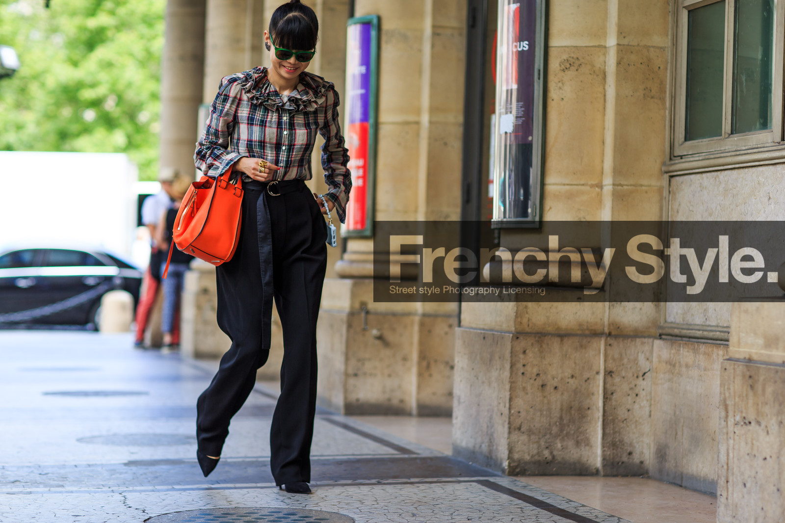 atmosphere details, black pants, black shoes, check shirt, fashion week, frenchystyle, full length, FW, high heels, high waist, horizontal, jonathan paciullo, leaf greener, leather bag, MENSWEAR, orange bag, PARIS, PFW, plaid, SPRING SUMMER 2017, SS 17, street style, sunglasses, trousers
