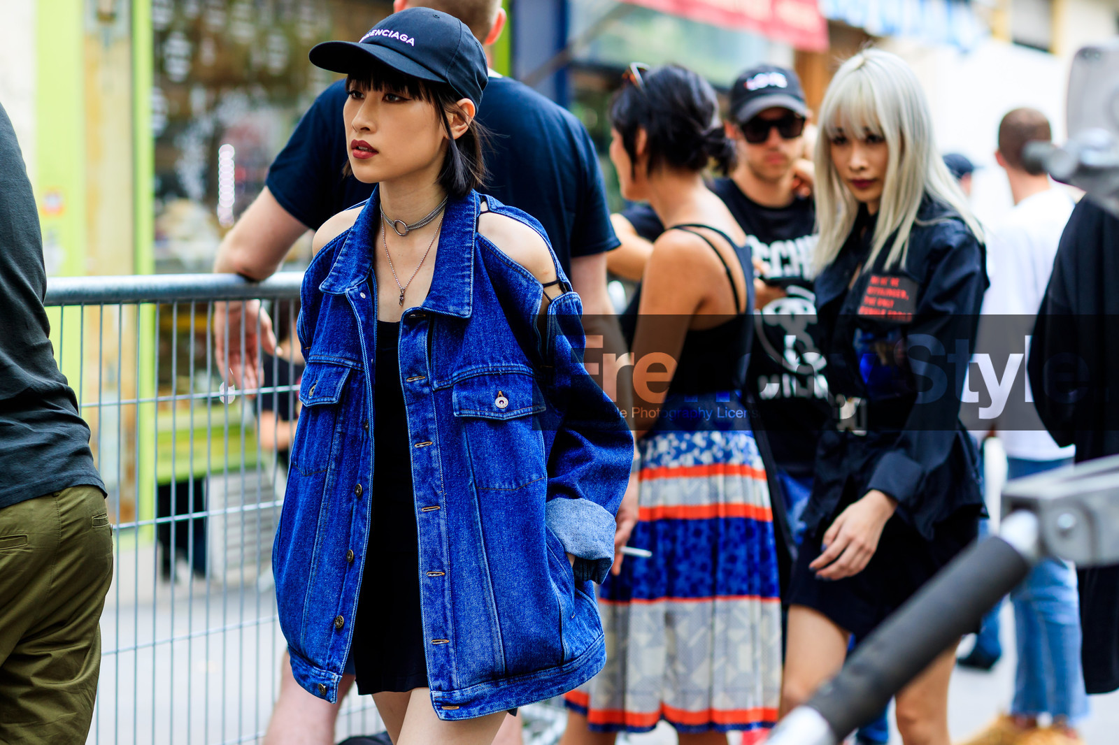 atmosphere details, balenciaga, black cap, blue denim, choker, denim jacket, detail, fashion week, frenchystyle, FW, horizontal, jonathan paciullo, laser cut, MENSWEAR, necklace, PARIS, PFW, SPRING SUMMER 2018, SS 18, street style