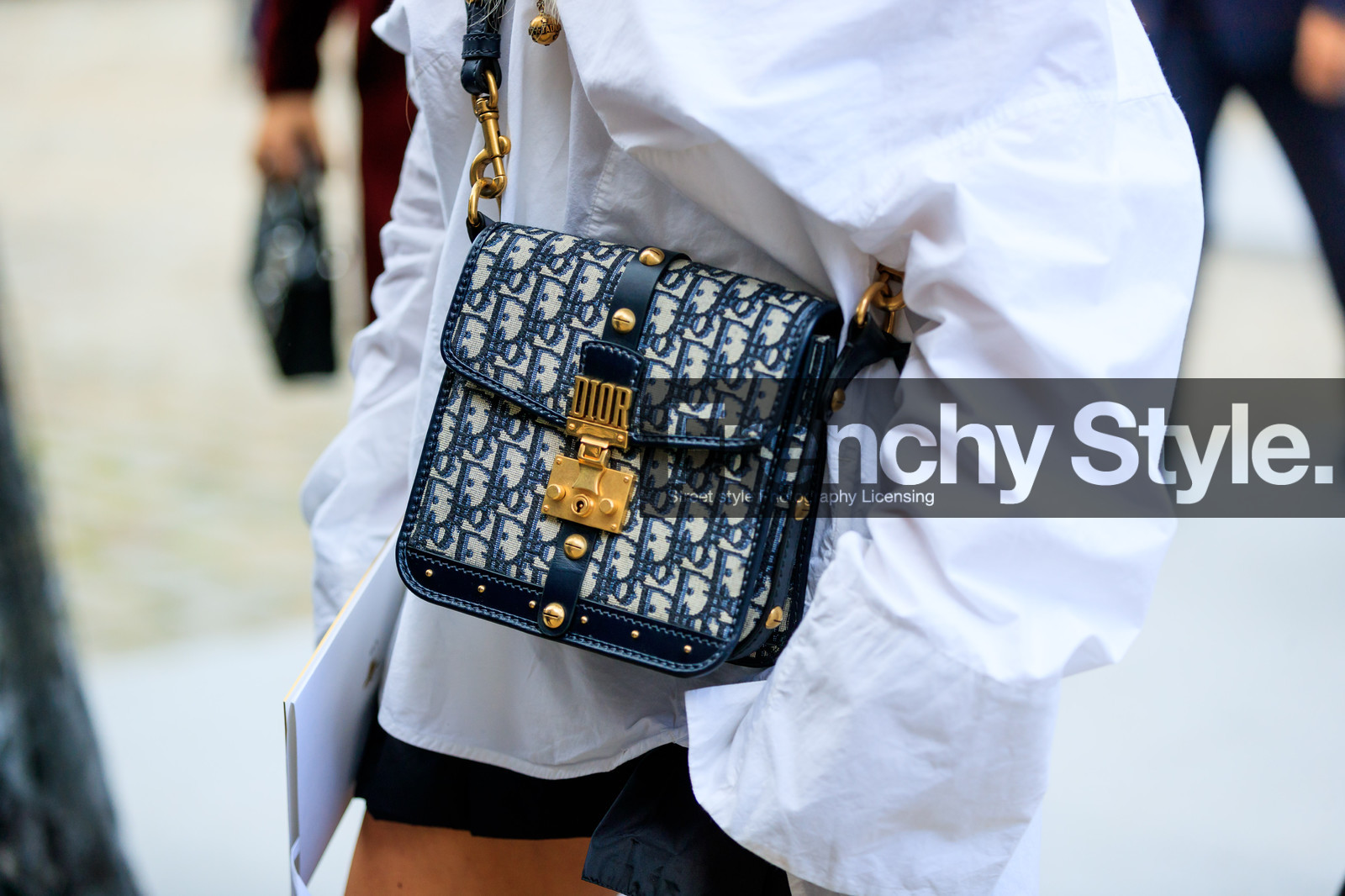 atmosphere details, black bag, christian dior, detail, fashion week, frenchystyle, FW, graphic bag, horizontal, jonathan paciullo, leather bag, leonie hanne, monogram, PARIS, PFW, printed bag, SPRING SUMMER 2018, SS 18, street style, white shirt