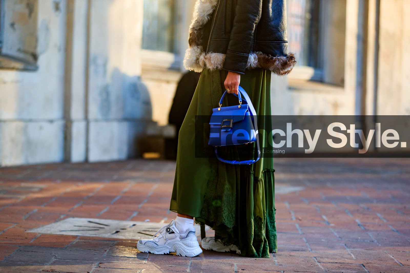 black jacket, blue bag, green dress, leather bag, leather jacket, leather shoes, shearling, white sneakers, fashion week, frenchystyle, FW, jonathan paciullo, street style, MFW, MILAN, AUTUMN WINTER 2018-2019, FALL WINTER 2018-2019, FW 18-19, horizontal, atmosphere details, candela novembre