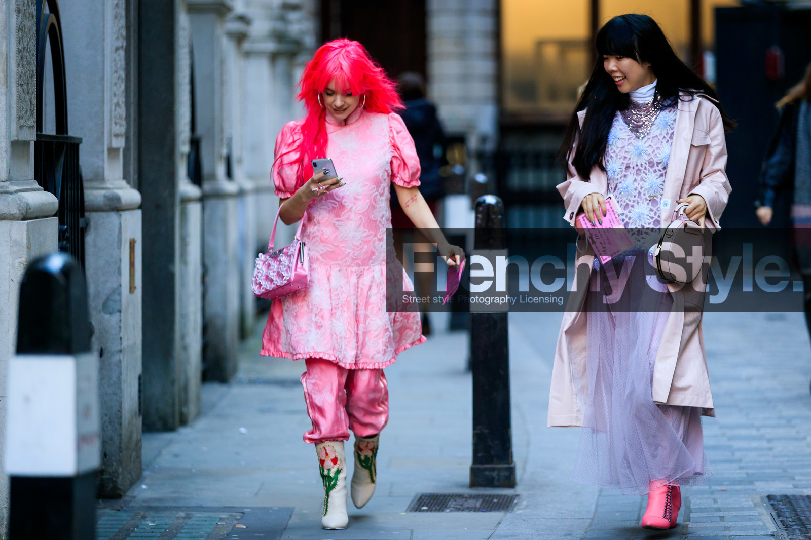 beige boots, dyed hair, embroideries, floral, flowers, glitter, graphic bag, graphic dress, gucci, leather bag, leather shoes, necklace, pink bag, pink boots, pink coat, pink dress, pink hair, pink pants, printed bag, printed dress, purple skirt, purple top, sequined bag, shiny bag, tone on tone, total look pink, trousers, tulle, fashion week, frenchystyle, FW, jonathan paciullo, street style, LFW, LONDON, AUTUMN WINTER 2019-2020, AW 19-20, FW 19-20, FALL WINTER 2019-2020, horizontal, atmosphere details, full length