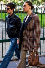 bag, beige blazer, beige pants, black jacket, blazer, blue denim, brown bag, denim, Ella Emhoff, glasses, gold chain, houndstooth print, jacket, leather jacket, menswear, pants, print, printed blazer, printed pants, Samuel Hine, fashion week, frenchystyle, FW, jonathan paciullo, street style, PFW, PARIS, SPRING SUMMER 2022, SS 22, vertical, atmosphere details