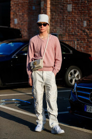 beige bag, gucci, leather bag, leather shoes, necklace, pink sweater, sunglasses, trousers, white hat, white pants, white shoes, fashion week, frenchystyle, FW, jonathan paciullo, street style, MFW, MILAN, AUTUMN WINTER 2019-2020, AW 19-20, FALL WINTER 2019-2020, FW 19-20, vertical, full length