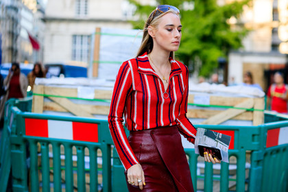 flora macdonald johnston, graphic shirt, leather skirt, printed shirt, red shirt, red skirt, striped shirt, sunglasses, fashion week, frenchystyle, FW, jonathan paciullo, street style, LFW, LONDON, SPRING SUMMER 2019, SS 19, atmosphere details, horizontal, detail