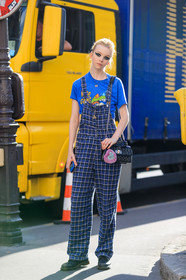 black bag, blue jumpsuit, blue t shirt, checked, eyeliner, graphic jumpsuit, graphic pants, leather bag, leather shoes, miu miu, plaid, plaid jumpsuit, printed jumpsuit, printed pants, printed t shirt, trousers, PFW, fashion week, frenchystyle, FW, jonathan paciullo, street style, PARIS, vertical, full length, model, AUTUMN WINTER 2018-2019, FALL WINTER 2018-2019, FW 18-19