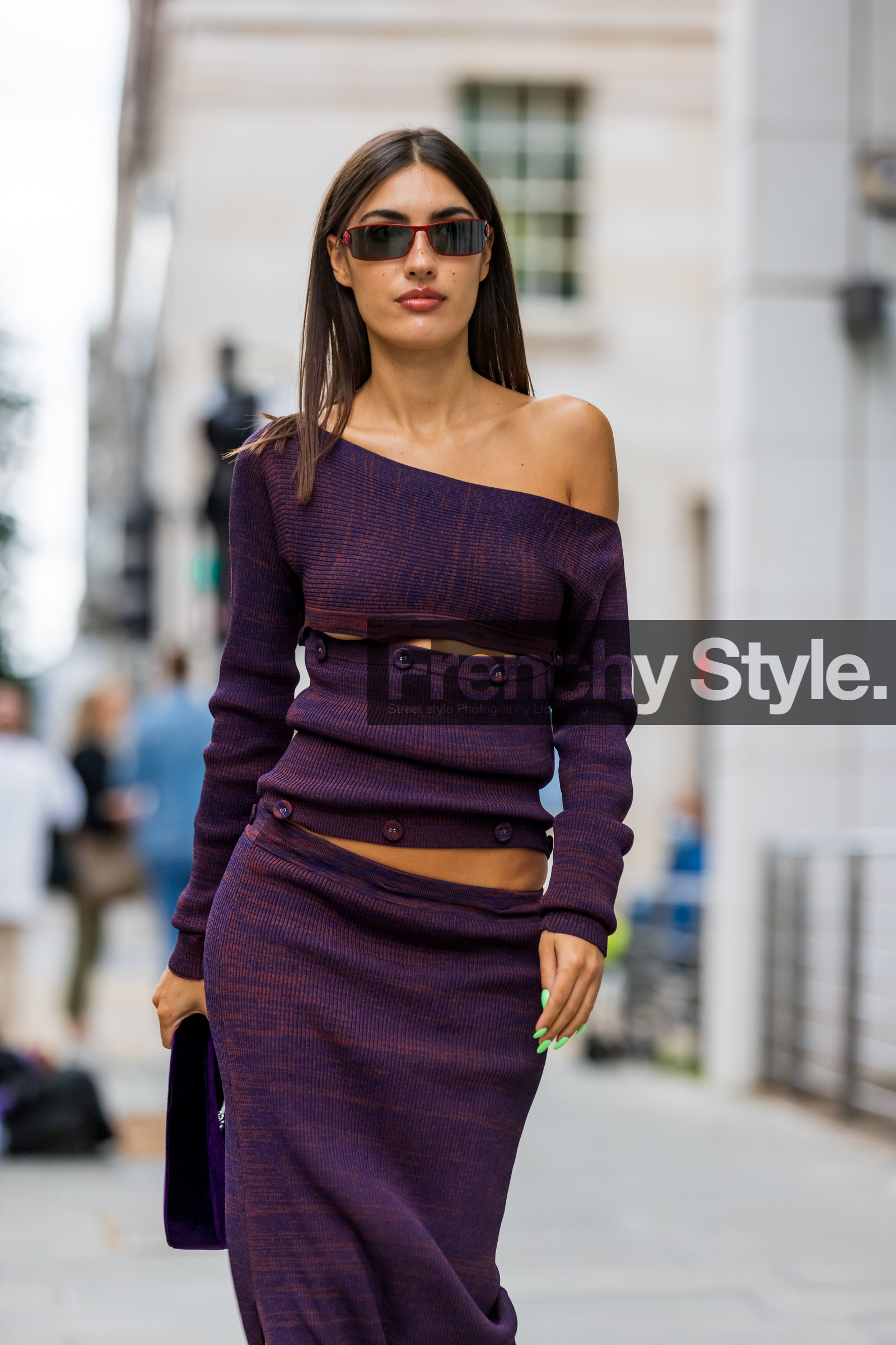 Patricia Manfield, purple, handbag, knits, knitted top, skirt, sunglasses, fashion week, frenchystyle, FW, jonathan paciullo, street style, SPRING SUMMER 2022, SS 22, LFW, LONDON, vertical, atmosphere details, detail