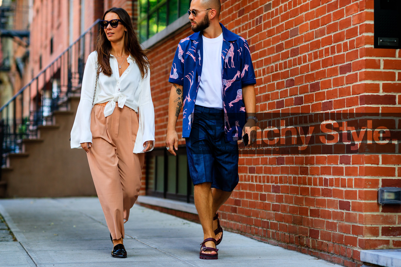 Alice & Js, atmosphere details, black mules, blue denim, blue shirt, bordeaux, denim shorts, fashion week, frenchystyle, full length, FW, high waist, horizontal, jonathan paciullo, leather shoes, NEW YORK, NYFW, pink pants, printed shirt, red sandals, salmon, SPRING SUMMER 2017, SS 17, street style, sunglasses, tied up shirt, trousers, white shirt, white t shirt, woman