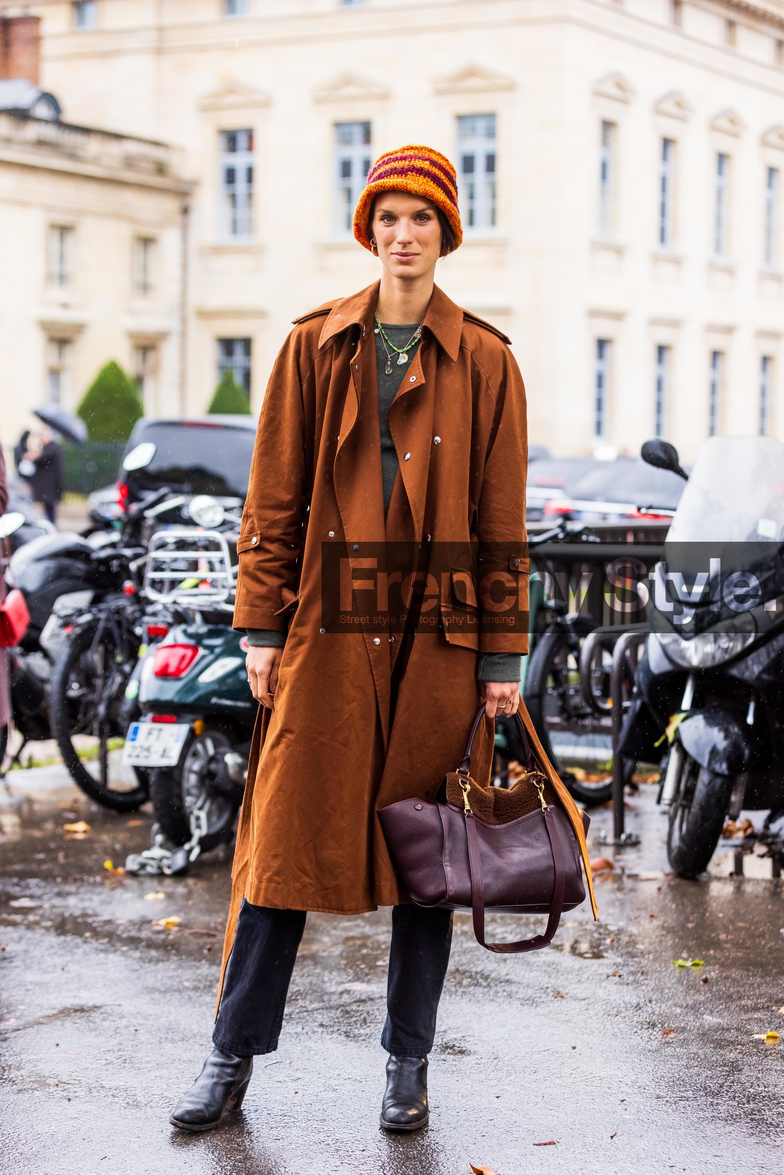 bag, beanies, black boots, black pants, boots, brown bag, burgundy bag, camel coat, crochet beanies, hat, orange beanies, pants, fashion week, frenchystyle, FW, jonathan paciullo, street style, PFW, PARIS, SPRING SUMMER 2022, SS 22, vertical, full length