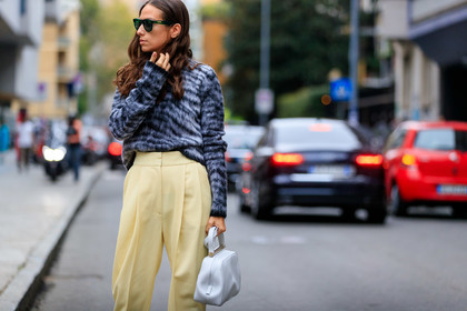 erika boldrin, grey pullover, animal printed pullover, light yellow pants, carrot pants, green sunglasses, white leather bag, fashion week, frenchystyle, FW, jonathan paciullo, street style, MFW, MILAN, SPRING SUMMER 2020, SS 20