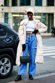 white beanie, white cap, cropped shirt, white tshirt, laced tshirt, puffed jacket, beige coat, pocket jeans, black handbag, studded bag, black boots, combat boots, black gloves, fashion week, frenchystyle, FW, jonathan paciullo, street style, PFW, PARIS, menswear, AUTUMN WINTER 2022-2023, FALL WINTER 2022-2023, FW 22-23, full length, vertical