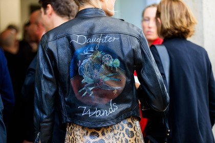 animal print, atmosphere details, black jacket, christian dior, detail, fashion week, frenchystyle, FW, graphic jacket, graphic skirt, horizontal, jonathan paciullo, leather jacket, leather perfecto, leopard print, PARIS, PFW, printed jacket, printed skirt, SPRING SUMMER 2018, SS 18, street style