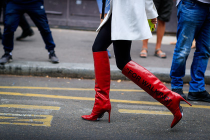 high boots, high heels, leather shoes, off white, red boots, tights, fashion week, frenchystyle, FW, jonathan paciullo, street style, PFW, PARIS, horizontal, atmosphere details, detail, AUTUMN WINTER 2018-2019, FALL WINTER 2018-2019, FW 18-19, caro daur