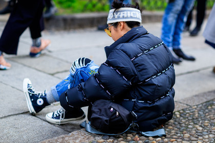 atmosphere details, AUTUMN WINTER 2017-2018, AW 17-18, back detail, backpack, black bag, black jacket, black shoes, black sneakers, blue denim, converse, denim pants, detail, down jacket, FALL WINTER 2017-2018, fashion week, frenchystyle, FW, FW 17-18, headband, horizontal, jeans, jonathan paciullo, leather bag, MFW, MILAN, street style, sunglasses, supreme, trousers