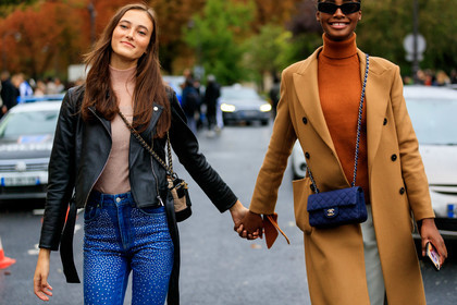 model, black leather perfecto, nude pullover, turtleneck pullover, chanel bag, blue jeans, strassed jeans, tight jeans, multi strap bag, chain strap bag, nude leather bag, black leather bag, beige coat, camel pullover, navy blue bag, quilted bag, small sunglasses, black sunglasses, PARIS, PFW, SPRING SUMMER 2020, SS 20, fashion week, frenchystyle, FW, jonathan paciullo, street style, horizontal, atmosphere details, detail