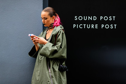 atmosphere details, camera, choker, detail, dyed hair, fashion week, frenchystyle, FW, green coat, green jacket, horizontal, iphone, jonathan paciullo, kaki coat, kaki jacket, LFW, LONDON, necklace, pink hair, pulled back hair, SPRING SUMMER 2017, SS 17, street style, woman