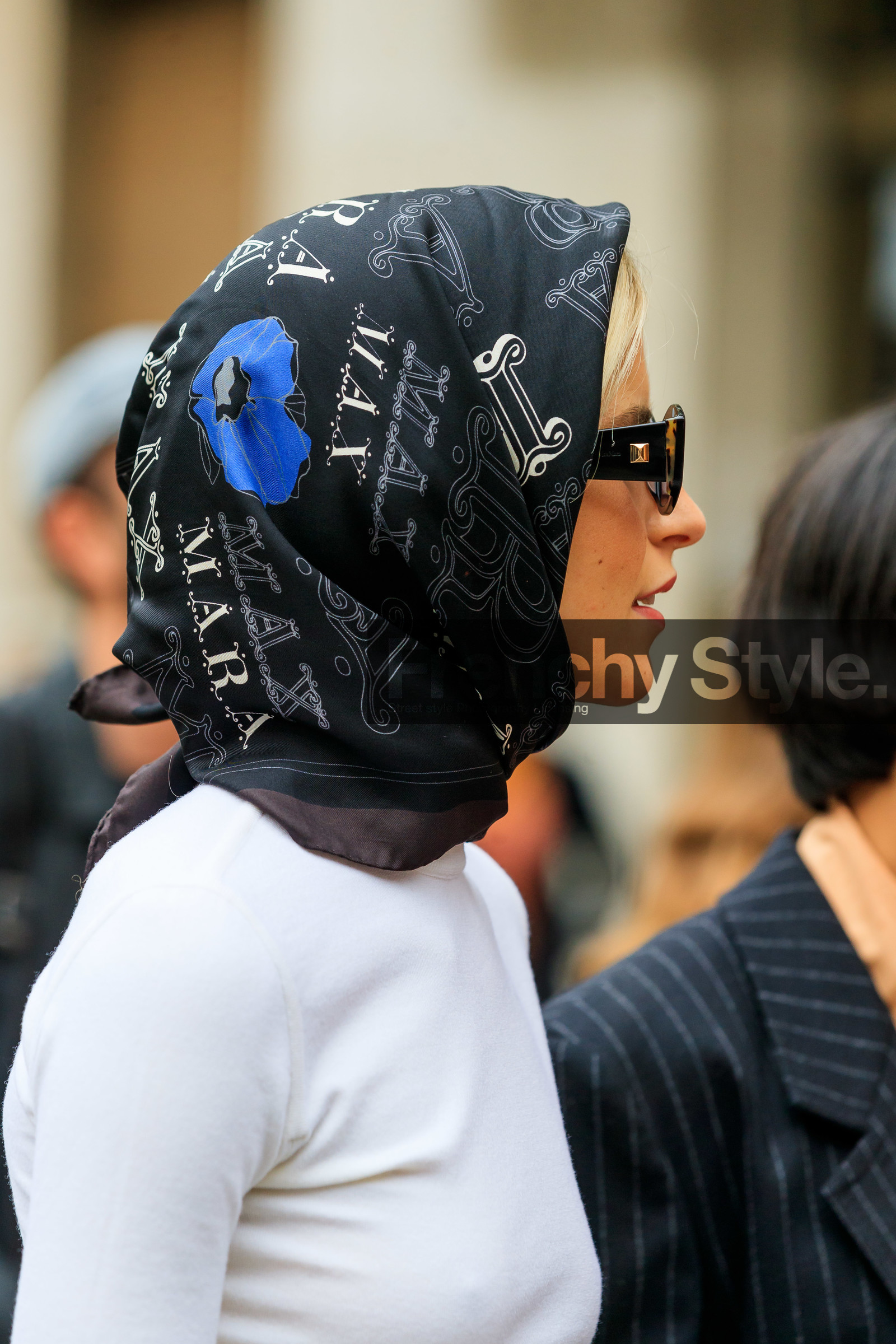 caro daur, max mara scarf, black scarf, silk scarf, scarf, hair details, hair scarf, close up detail, fashion week, frenchystyle, FW, jonathan paciullo, street style, MFW, MILAN, SPRING SUMMER 2020, SS 20