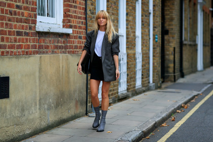 jeanette madsen, dark grey jacket, oversize jacket, white top, black denim skirt, mini skirt, grey leather boots, high heels boots, fashion week, frenchystyle, FW, jonathan paciullo, street style, atmosphere details, horizontal, full length