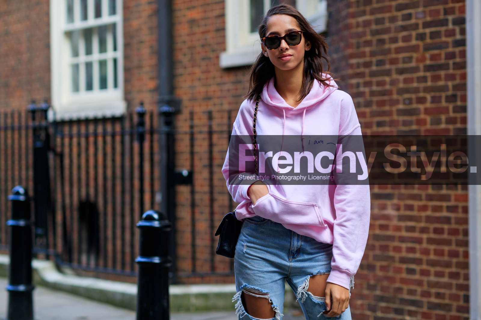 2.55 bag, atmosphere details, black bag, blue denim, chanel, denim pants, detail, fashion week, frenchystyle, FW, hoodie, horizontal, jeans, jonathan paciullo, leather bag, LFW, LONDON, model, pink sweater, printed sweater, ripped pants, SPRING SUMMER 2018, SS 18, street style, trousers