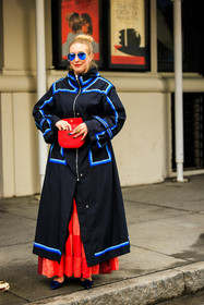 red belt bag, leather belt bag, blue sunglasses, pilot sunglasses, red lips, blue nails, big golden ring, black rain coat, striped raincoat, long coat, red longdress, black stilettos, big creole earrings, street style, jonathan paciullo, FW, frenchystyle, fashion week, NYFW, NEW YORK, AUTUMN WINTER 2022-2023, FALL WINTER 2022_2023, FW 22-23, vertical, full length