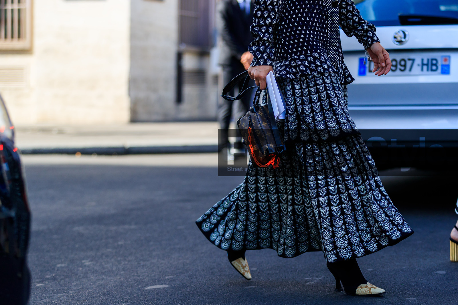 black and white, black shoes, brown bag, graphic bag, graphic dress, high heels, leather bag, leather shoes, louis vuitton, monogram, polka dot, printed bag, printed dress, PFW, fashion week, frenchystyle, FW, jonathan paciullo, street style, PARIS, horizontal, atmosphere details, detail, AUTUMN WINTER 2018-2019, FALL WINTER 2018-2019, FW 18-19