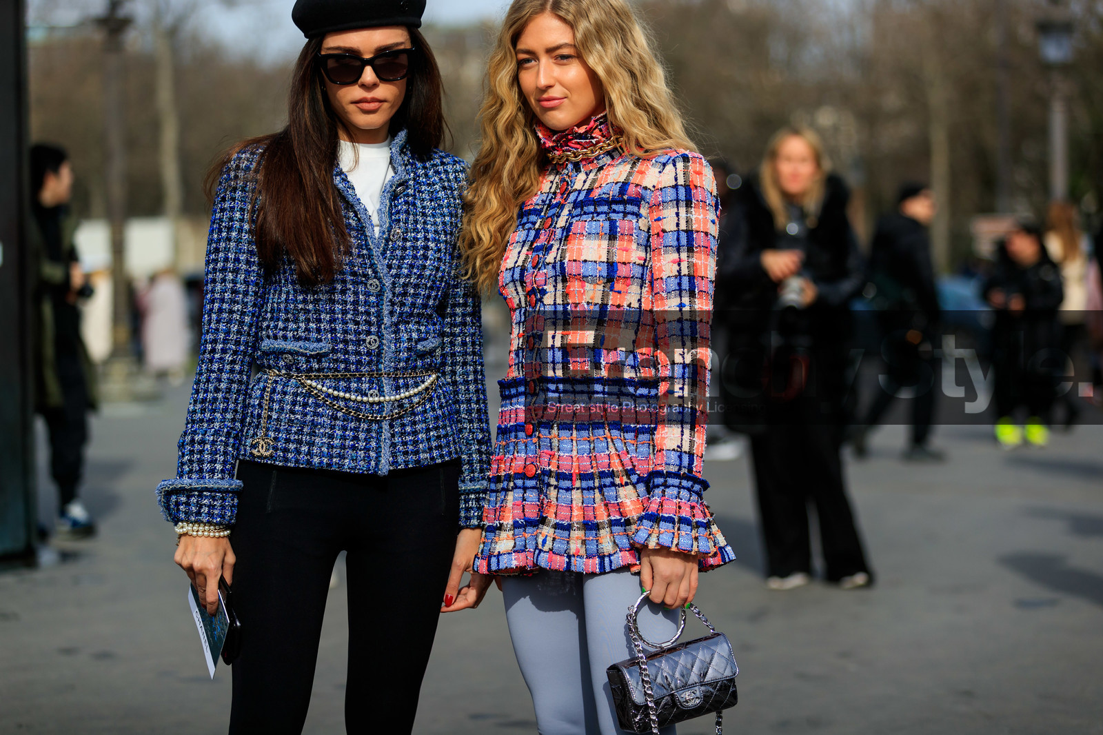 evangelie smyrniotaki, emili sindlev, blue jacket, checked jacket, tweed jacket, belted jacket, black beret, black hat, black sunglasses, black pants, metalic belt, silvered belt, pink jacket, high collar jacket, purple jacket, lilac jacket, lilac pants, orange jacket, multicolor jacket, pearl belt, chain belt, multi belt, pearl bracelet, strassed jacket, silvered bag, polish bag, quilted bag, hand bag, tight pants, chanel jacket, chanel belt, chanel bag, big sunglasses, fashion week, frenchystyle, FW, jonathan paciullo, street style, PFW, PARIS, horizontal, atmosphere details, detail