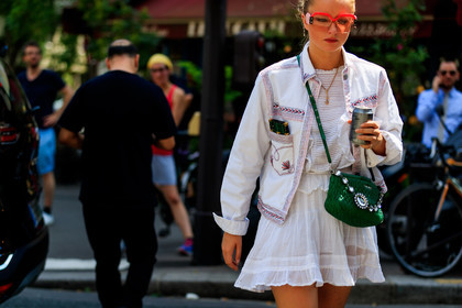 fun sunglasses, green bag, leather bag, miu miu, necklace, ruffles, sequined bag, sunglasses, white dress, white jacket, fashion week, frenchystyle, FW, jonathan paciullo, street style, PFW, PARIS, atmosphere details, horizontal, detail, AUTUMN WINTER 2018-2019, FALL WINTER 2018-2019, FW 18-19