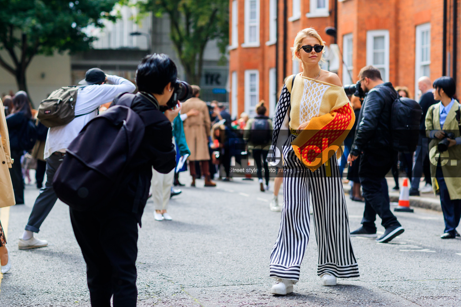atmosphere details, beige sweater, caro daur, checked sweater, fashion week, frenchystyle, full length, FW, graphic pants, graphic sweater, horizontal, jonathan paciullo, jw anderson, leather shoes, LFW, LONDON, multicolor sweater, plaid, printed sweater, SPRING SUMMER 2018, SS 18, street style, striped pants, trousers, white sneakers