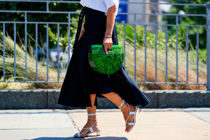black skirt, bracelet, graphic bag, green bag, leather bag, leather shoes, rings, white shoes, fashion week, frenchystyle, FW, jonathan paciullo, street style, NYFW, NEW YORK, SPRING SUMMER 2019, SS 19, atmosphere details, horizontal, detail