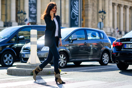 atmosphere details, beige boots, black denim, black jacket, blazer, denim pants, Emmanuelle Alt, fashion week, frenchystyle, full length, FW, high heels, horizontal, jeans, jonathan paciullo, leather shoes, PARIS, PFW, SPRING SUMMER 2017, SS 17, street style, suede shoes, trousers, white t shirt