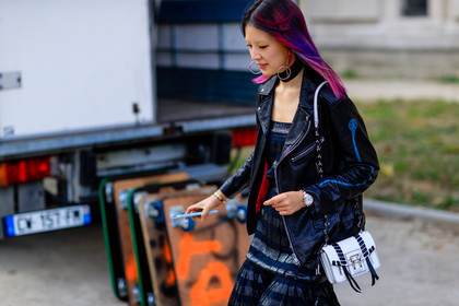 atmosphere details, black dress, black jacket, black perfecto, detail, dyed hair, earrings, fashion week, frenchystyle, FW, horizontal, irene kim, jonathan paciullo, leather bag, leather jacket, leather perfecto, PARIS, PFW, pink hair, printed dress, SPRING SUMMER 2017, SS 17, street style, white bag