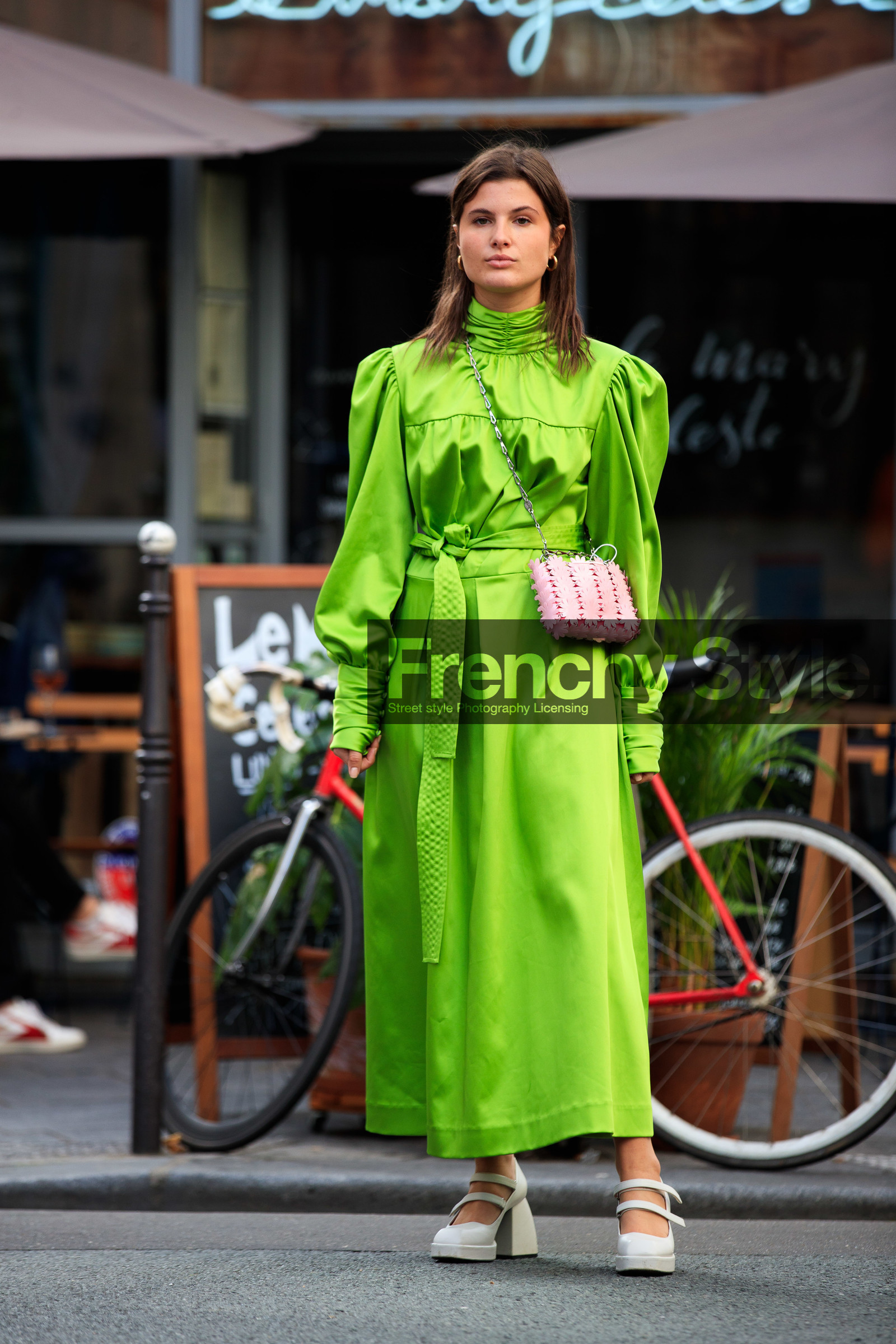 alice violier, green dress, neon green dress, silk dress, satin dress, high collar dress, long dress, long sleeves dress, paco rabanne bag, plastic bag, flower bag, light pink bag, crossbody bag, silvered chain strap bag, belted dress, white leather shoes, high heels shoes, high heels sandals, mary jane shoes, nodaleto shoes, drape dress, balloon sleeves, PARIS, PFW, fashion week, frenchystyle, FW, jonathan paciullo, street style, SPRING SUMMER 2021, SS 21, vertical, full length