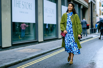 atmosphere details, blue dress, caroline issa, fashion week, frenchystyle, full length, FW, green jacket, green shoes, horizontal, jonathan paciullo, leather bag, LFW, LONDON, pink bag, polka dot, printed dress, SPRING SUMMER 2017, SS 17, street style, suede shoes, woman