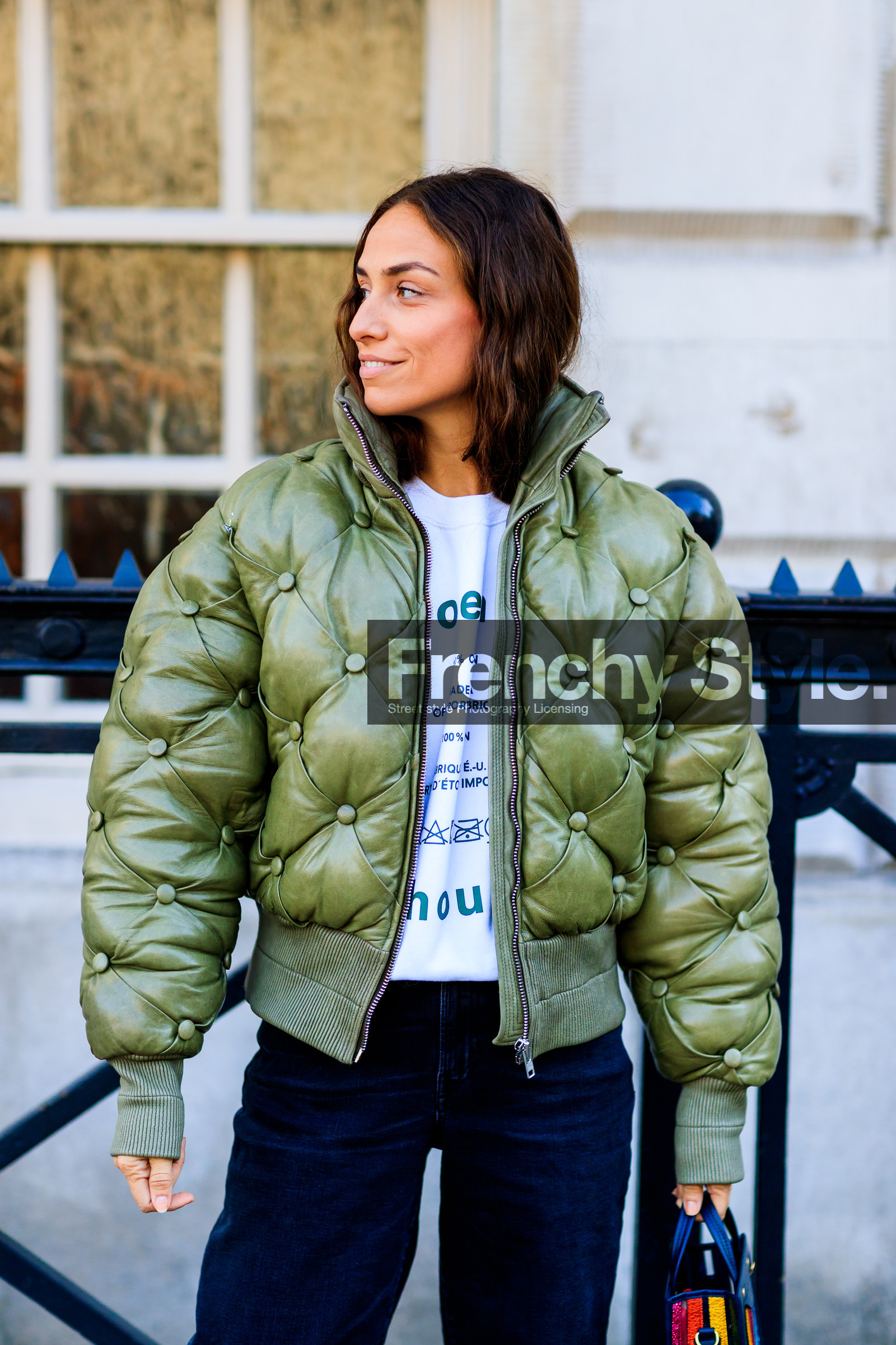 anya hindmarch, black denim, denim pants, down jacket, erika boldrin, graphic bag, green jacket, jeans, multicolor bag, printed bag, printed sweater, proenza schouler, striped bag, trousers, white sweater, yellow boots, fashion week, frenchystyle, FW, jonathan paciullo, street style, LFW, LONDON, SPRING SUMMER 2019, SS 19, vertical, detail, atmosphere details