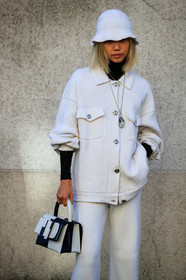 black and white bag, black sweater, bucket hat, graphic bag, leather bag, necklace, printed bag, trousers, vanessa hong, white hat, white jacket, white pants, fashion week, frenchystyle, FW, jonathan paciullo, street style, PFW, PARIS, AUTUMN WINTER 2019-2020, AW 19-20, FALL WINTER 2019-2020, FW 19-20, vertical, atmosphere details, detail