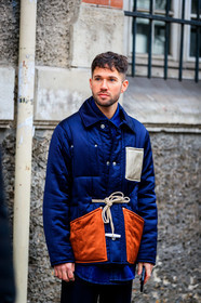 alice & j.s, JS roques, navy blue coat, navy blue jacket, orange coat, orange jacket, belted coat, belted jacket, rope belt, satin coat, satin jacket, quilted coat, quilted jacket, down jacket, fashion week, frenchystyle, FW, jonathan paciullo, street style, PFW, PARIS, vertical, atmosphere details, detail
