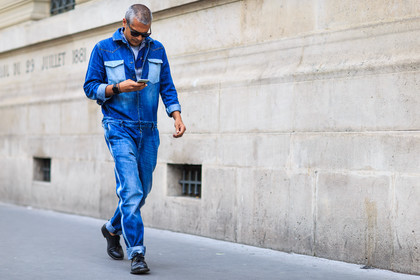 atmosphere details, black shoes, blue bandana, blue denim, denim jumpsuit, denim overall, denim pants, fashion week, frenchystyle, full length, FW, horizontal, jeans, jonathan paciullo, leather shoes, MENSWEAR, PARIS, patchwork, PFW, SPRING SUMMER 2017, SS 17, street style, sunglasses, trousers