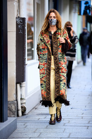 alexia niedzielski, floral printed coat, floral printed jacket, red coat, red jacket, green coat, green jacket, velvet coat, velvet jacket, golden necklace, medal necklace, fringe coat, fringe jacket, long coat, long jacket, covid face mask, PARIS, PFW, fashion week, frenchystyle, FW, jonathan paciullo, street style, SPRING SUMMER 2021, SS 21, vertical, full length