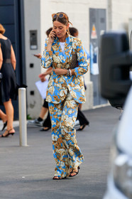 emily zak, floral print jacket, floral printed pants, floral printed suits, light blue jacket, light blue pants, yellow pants, yellow jacket, flare pants, rolex watch, silver and golden watch, man style watch, louis vuitton clutch, monogrammed clutch, fashion week, frenchystyle, FW, jonathan paciullo, street style, MFW, MILAN, SPRING SUMMER 2020, SS 20