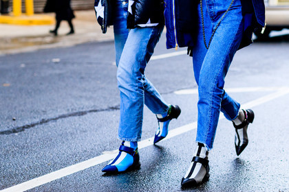 atmosphere details, AUTUMN WINTER 2017-2018, AW 17-18, black sweater, blue bag, blue denim, blue jacket, chanel handbag, denim pants, detail, down jacket, FALL WINTER 2017-2018, fashion week, frenchystyle, FW, FW 17-18, graphic shoes, grey sweater, horizontal, jeans, jonathan paciullo, leather shoes, louis vuitton, moncler, NEW YORK, NYFW, printed jacket, stars, street style, trousers, turquoise