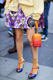 atmosphere details, blue shoes, brown socks, detail, fashion week, frenchystyle, FW, graphic bag, graphic shoes, high heels, jonathan paciullo, leather bag, leather shoes, LFW, LONDON, orange bag, printed skirt, purple skirt, red bag, SPRING SUMMER 2018, SS 18, street style, vertical, yellow bag, yellow sweater