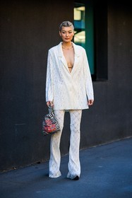 total white look, knitwear, knitted pants, knitted blazer, stripes bag, white and black bag, printed bag, transparent necklace, amalie gassmann, fashion week, frenchystyle, FW, jonathan paciullo, street style, vertical, full length