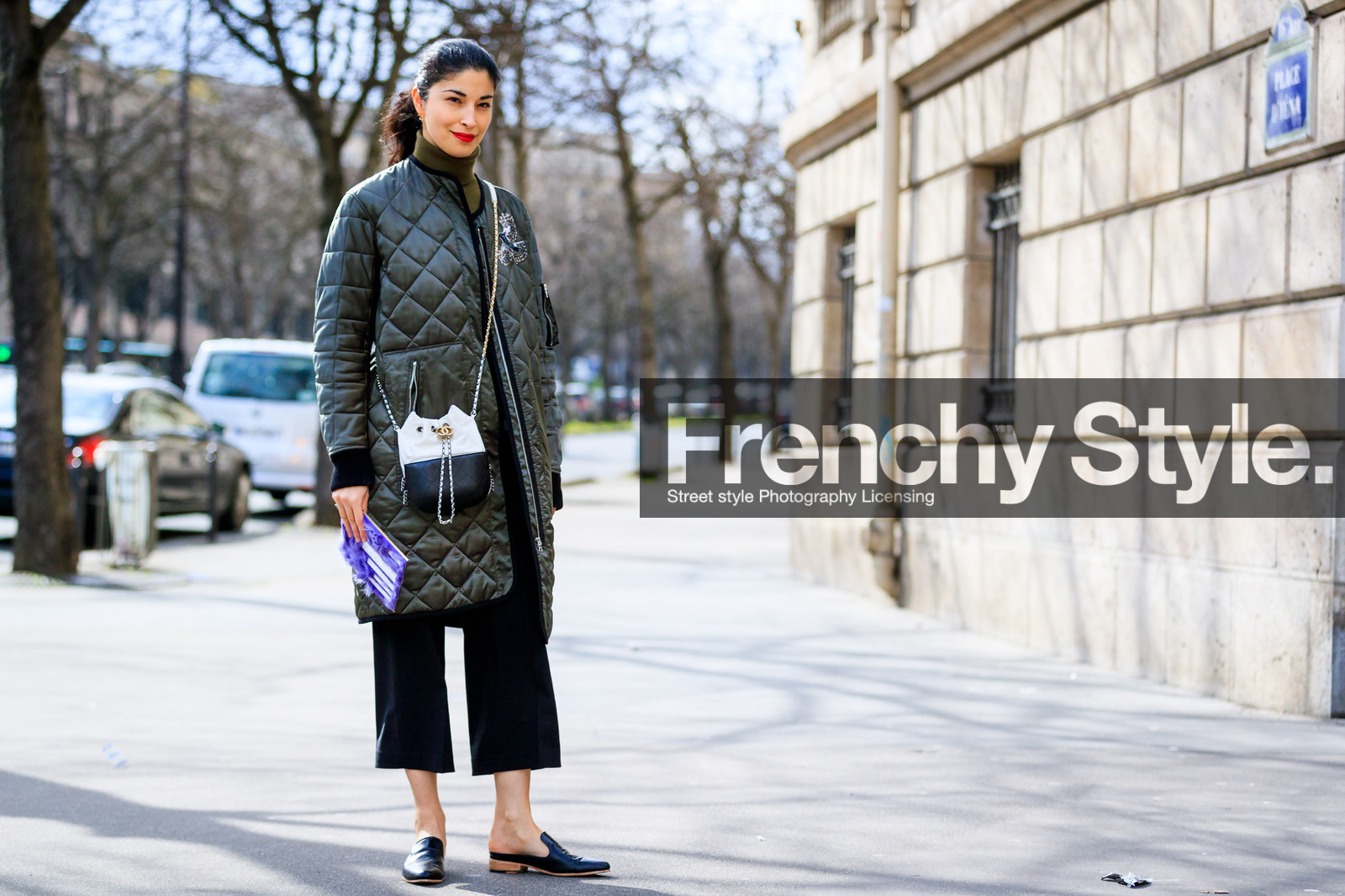 atmosphere details, AUTUMN WINTER 2017-2018, AW 17-18, black and white bag, black mules, black pants, black shoes, caroline issa, chanel handbag, FALL WINTER 2017-2018, fashion week, frenchystyle, full length, FW, FW 17-18, green coat, horizontal, jonathan paciullo, leather bag, leather shoes, PARIS, PFW, street style, trousers