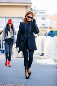 AUTUMN WINTER 2017-2018, AW 17-18, black jacket, black pants, black scarf, black shoes, blazer, Christine Centenera, FALL WINTER 2017-2018, fashion week, frenchystyle, full length, FW, FW 17-18, gucci, high heels, jonathan paciullo, leather shoes, MFW, MILAN, street style, sunglasses, tone on tone, total look black, trousers, vertical