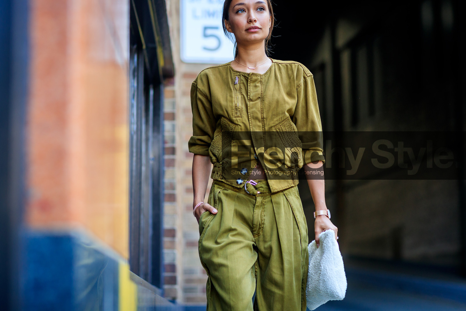 atmosphere details, detail, fashion week, frenchystyle, fur bag, FW, green jacket, green pants, horizontal, jonathan paciullo, NEW YORK, NYFW, SPRING SUMMER 2018, SS 18, street style, sunglasses, trousers, watch, white bag