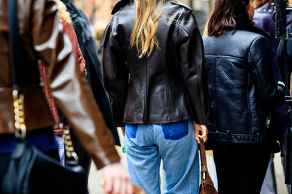 blue denim, brown jacket, denim pants, jeans, leather jacket, trousers, frenchystyle, jonathan paciullo, street style, NYFW, NEW YORK, AUTUMN WINTER 2019-2020, AW 19-20, FALL WINTER 2019-2020, FW 19-20, fashion week, FW, atmosphere details, horizontal, detail